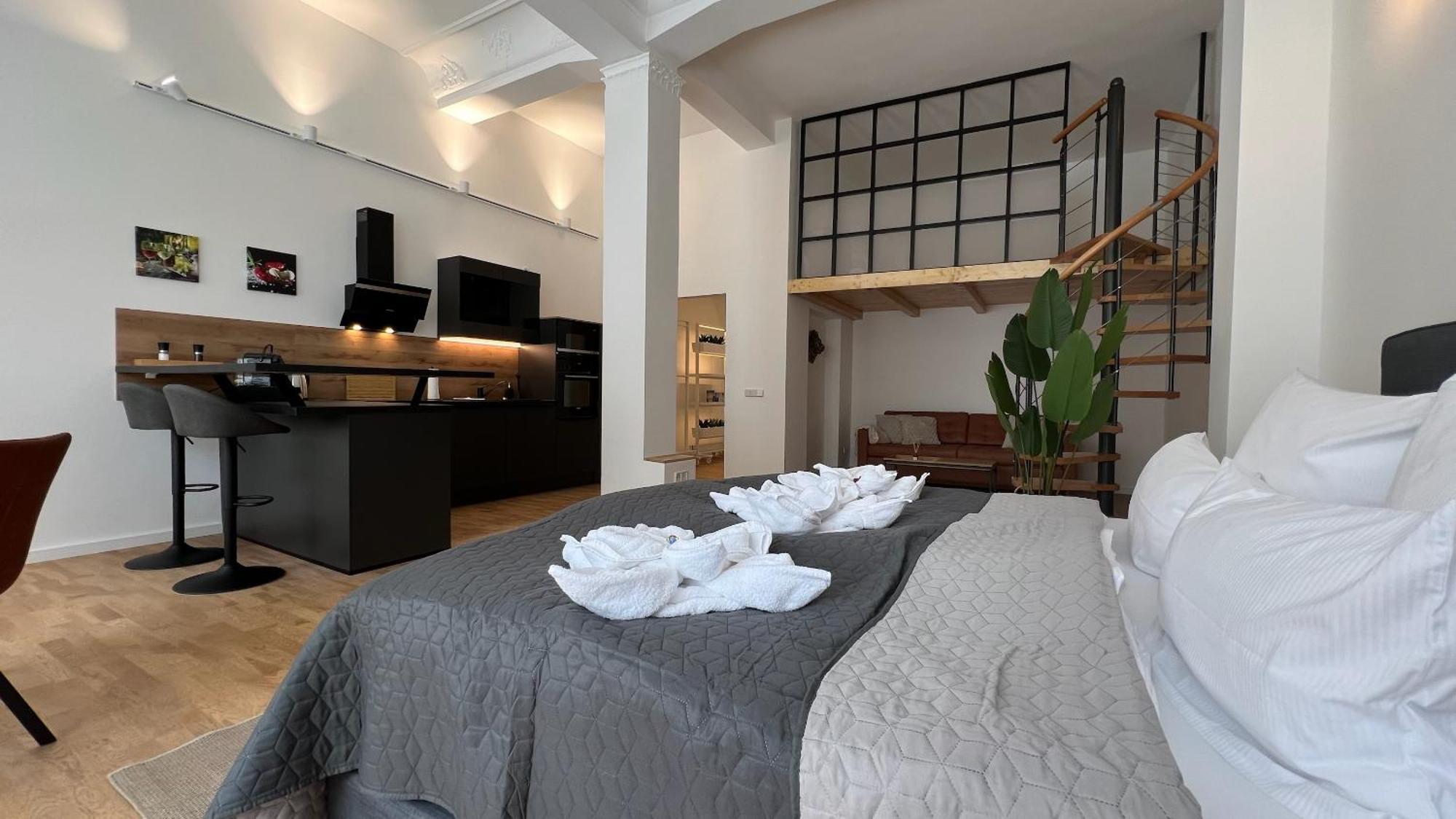 Neu! City-Loft-Apartment Im Goethe Palais I 5P I Lift I Parkplatz I Zentrum I Helios أوي المظهر الخارجي الصورة